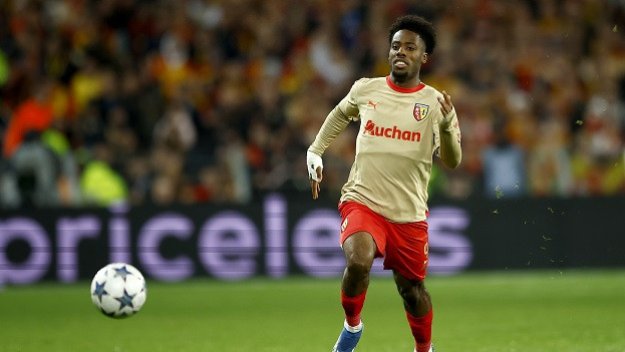 Ланс излъга и прати &bdquo;канарчетата&ldquo; във Втора лига