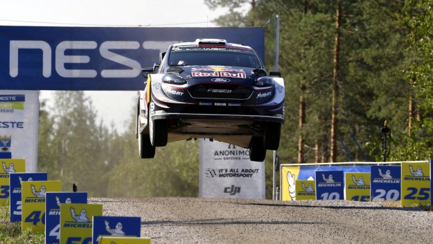 Спукана гума донесе историческа шеста титла от WRC на Себастиан Ожие