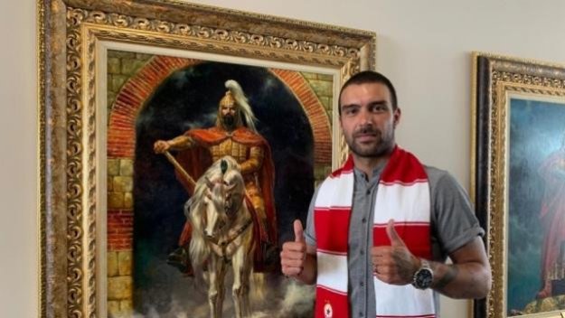 ЦСКА показа вратата на португалец