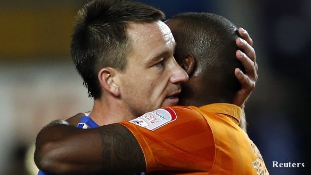 Жозе Моуриньо скочи в защита на Джон Тери