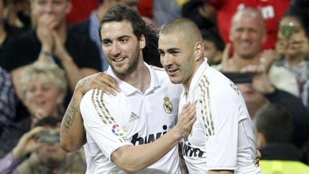 Жозе пуска Игуаин и Бензема титуляри