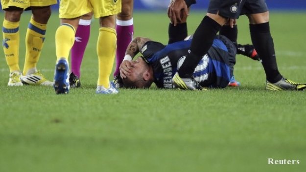 Снайдер аут за дербито