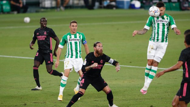 ВАР измъкна Реал в Севиля за 3:2 срещу Бетис