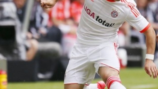 Шакири: Прекалено е да ме сравняват с Меси