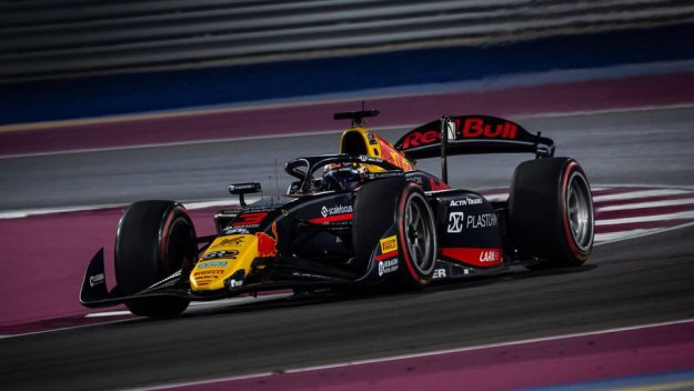 Никола Цолов завъртя 120 обиколки на "Яс Марина"