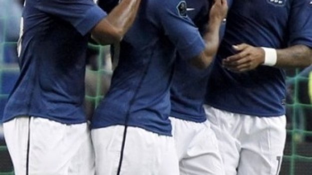 Патрис Евра пропуска контролите на Франция, заради смъртта на брат си