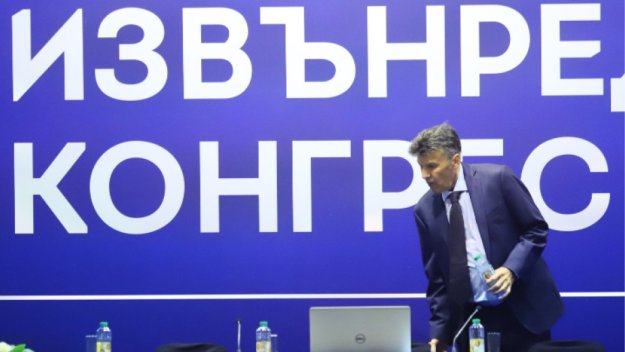 Край! Свърши се! Приеха оставката на Боби Михайлов