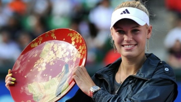 Каролин Возняки спечели титлата в Токио