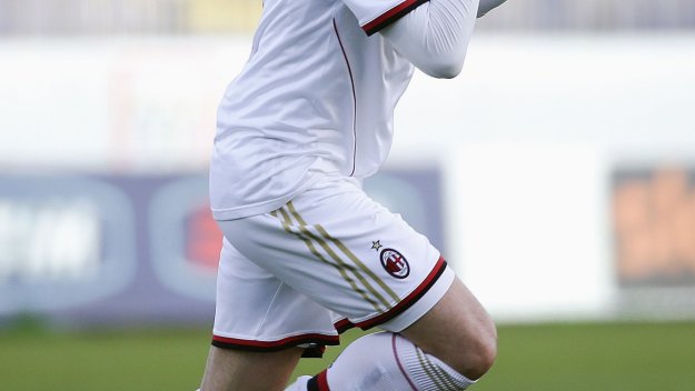 Луд Милан обърна Каляри в последните 3 минути