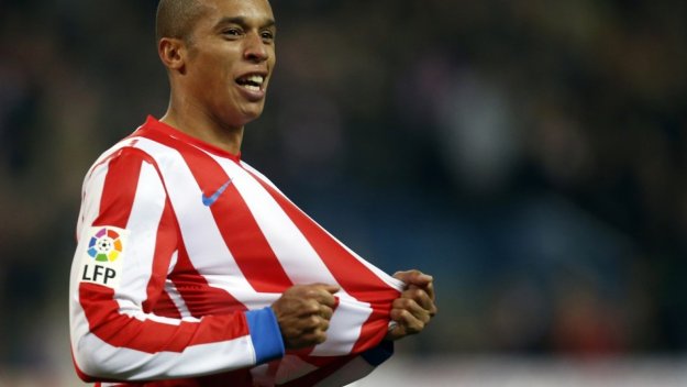 Миранда ще остане в Атлетико