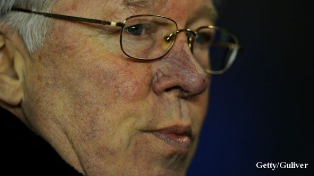 Сър Алекс си хареса Жулио Сезар за заместник на Ван Дер Сар