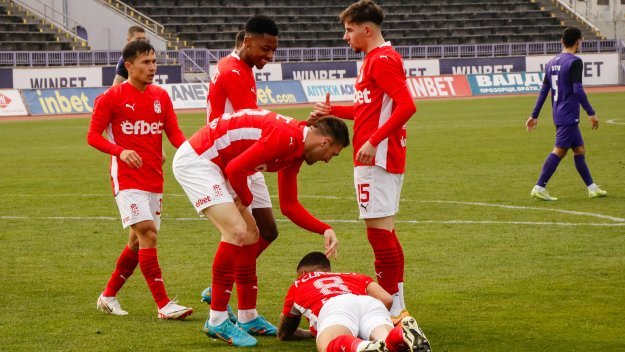 Два мача от програмата на Първа лига ще се изиграят днес