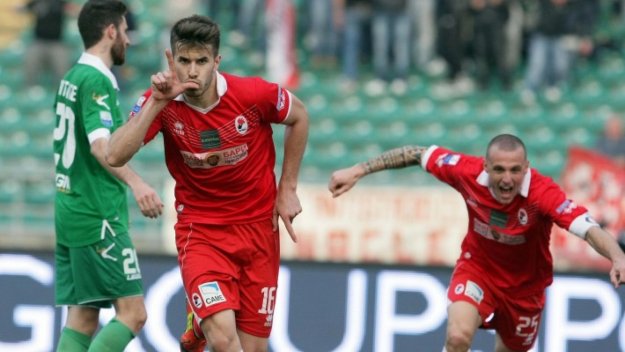 Натирен от Левски премина в Палермо