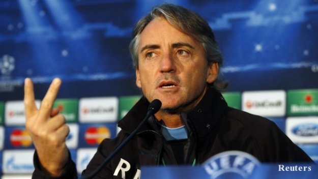 Манчини се пошегува: Ще спрем Роналдо с полицията