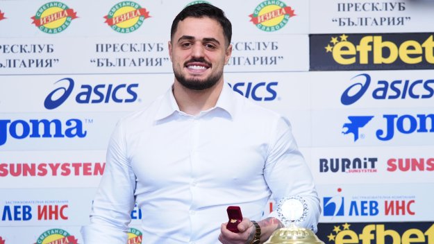 Ново огромно признание за Насар, но родна звезда го настига!