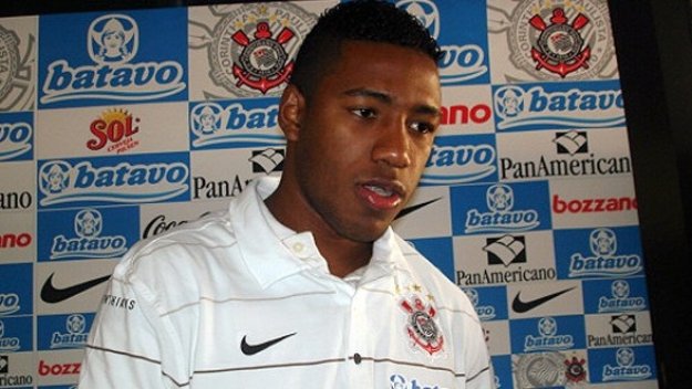 Жусилей последва Роберто Карлош в Анжи