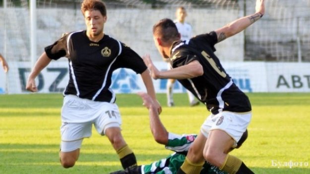 Славия продължава с победите, надви и Локо СФ