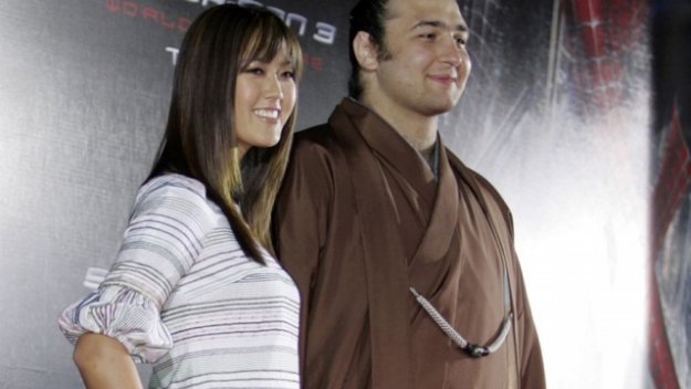 Котоошу надви Аоияма в българския сблъсък в Токио