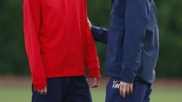 Венгер: Бъдещето на Ван Перси ще се реши преди Евро 2012