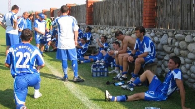 Монтана уреди лагер в Анталия