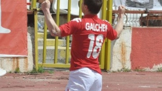 Петре рекламира Галчев на Динамо