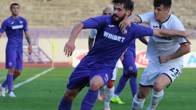 Етър разби Славия с 3:0