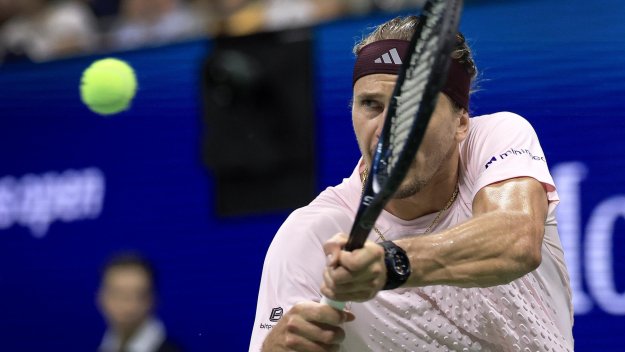 Александър Зверев оцеля в петсетов трилър на US Open