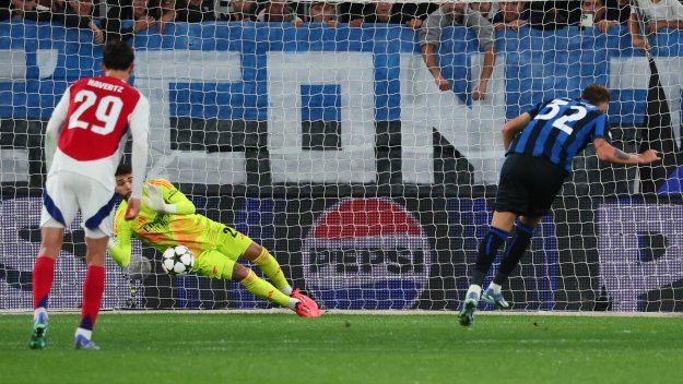 Давид Рая герой за Арсенал! Вратарят спаси дузпа при 0:0 с Аталанта