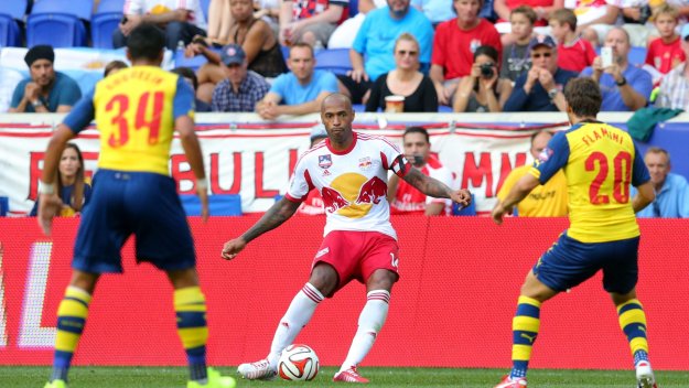 Ню Йорк Ред Бул изненада неприятно Арсенал