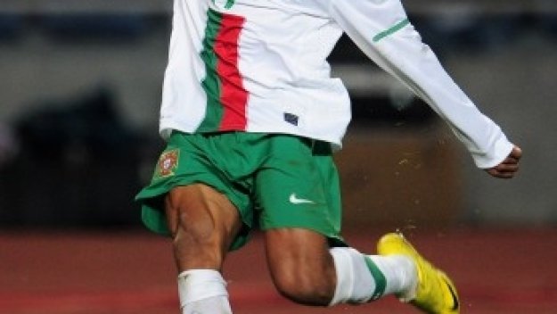 Чили измъкна равен от Португалия с фамозен гол + ВИДЕО