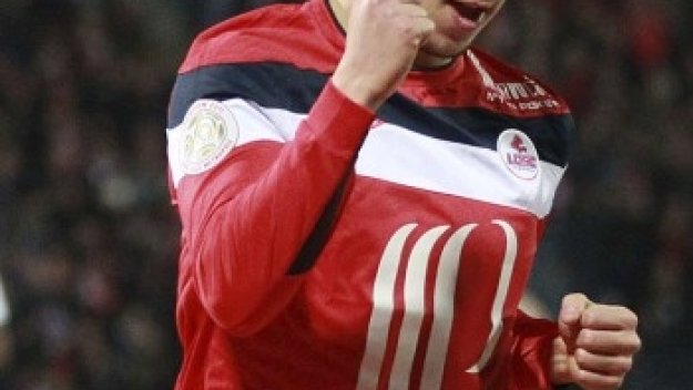 Роберто Манчини гледа лично Еден Азар