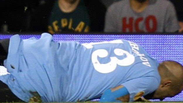 Михайлов и Твенте взеха точка при гостуването на Аякс