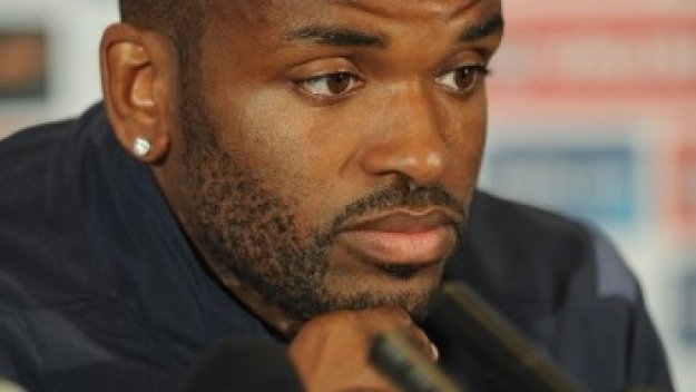 Дарън Бент титуляр срещу Швейцария