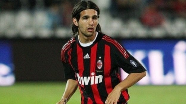 Бивш халф на Милан отряза Дуци и Пената