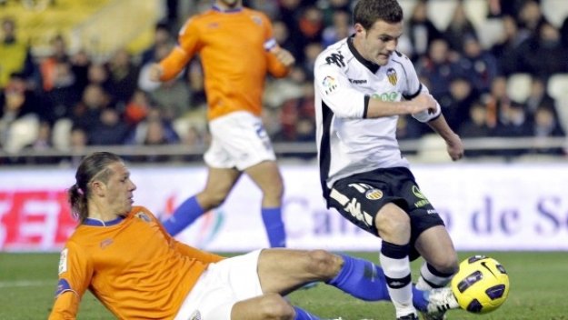 Валенсия се мъчи срещу 9 от Малага