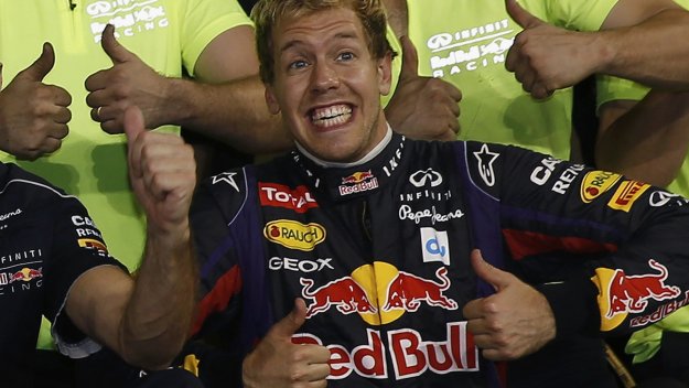 Осма поредна победа за Фетел