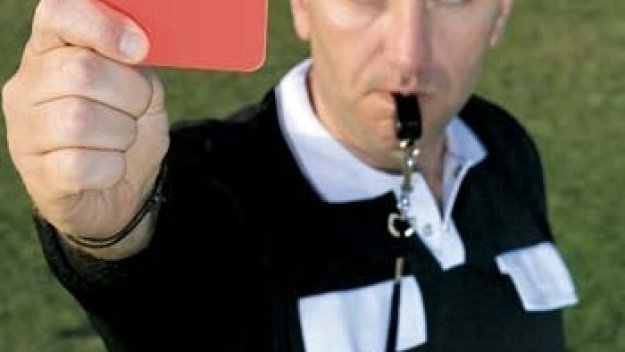 Наритаха здраво футболист по време на контрола в Гърция + ВИДЕО