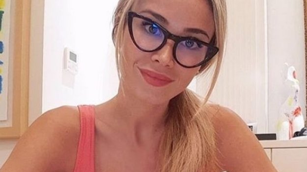 Занимание под карантина: Най-пищната журналистка е мечта за всеки мъж + ГАЛЕРИЯ