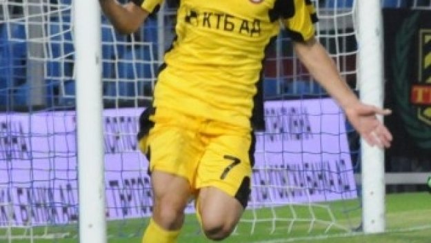 Официално: Мариян Огнянов удължи договора си с Ботев