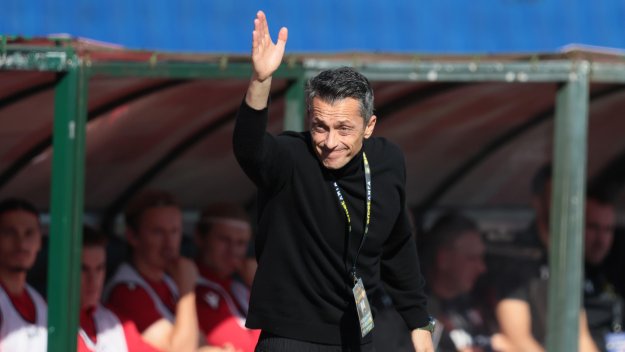 Янев вдигна ЦСКА, но отборът е за здрав "ремонт"