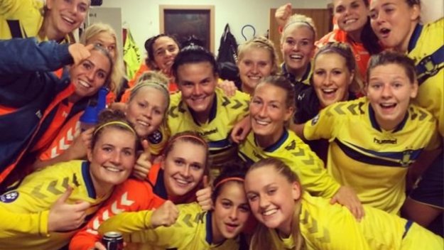 Футболистка скандализира с гола снимка (+18)