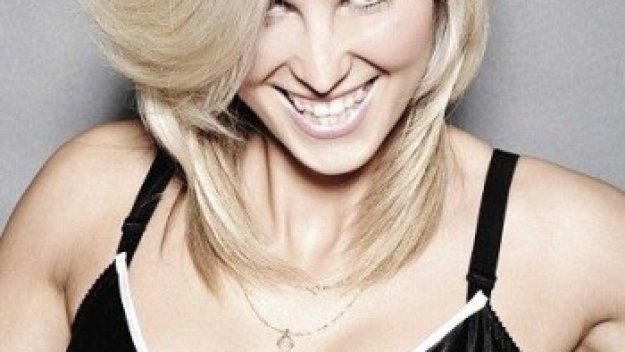 Нюкасъл спасява сезона с... нова линия бельо за дами