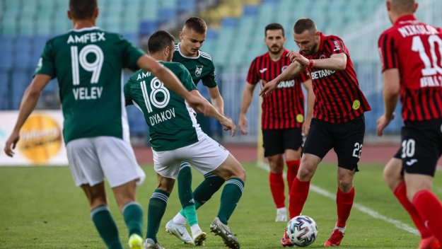 Локо София оскуба "орлетата"