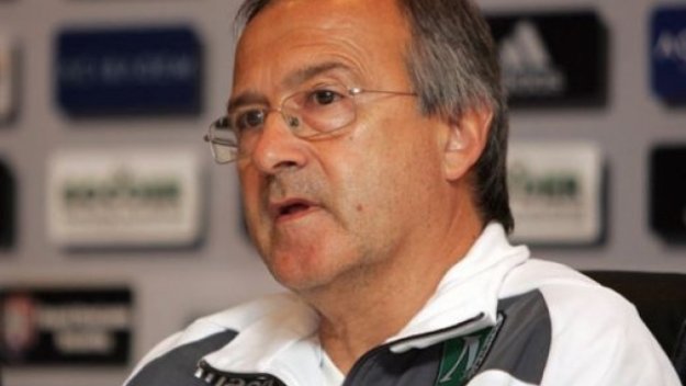 Дерменджиев погна своите играчи заради картоните