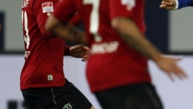 Хановер без 8 играчи срещу Вердер