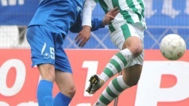 Защитник на Левски с възпалено коляно