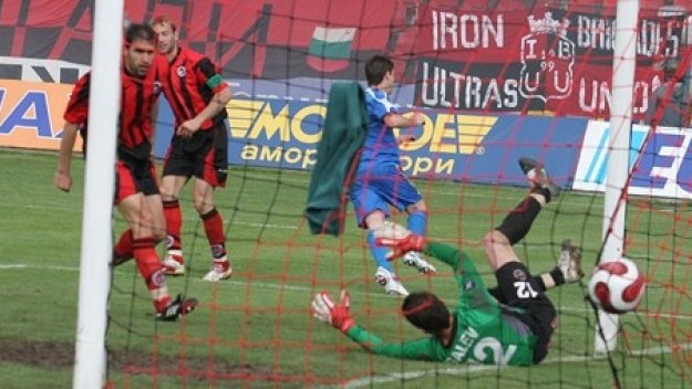 Левски започна победно сезона в бенефиса на &quot;Рендето Вьорнер&quot;