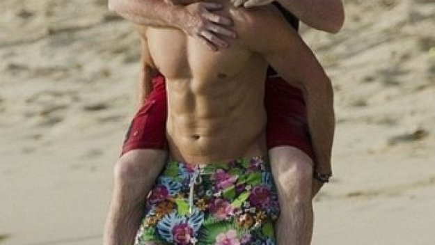 Уейн Руни изненада Джо Харт в гръб