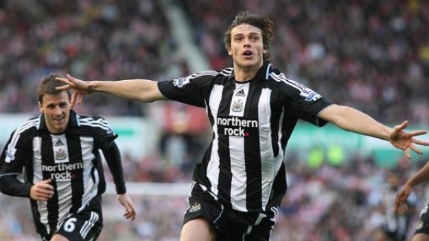 Тотнъм готви оферта за Анди Керъл