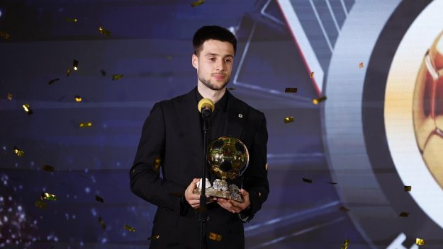 Илия Груев дарява 100 футболни топки на деца